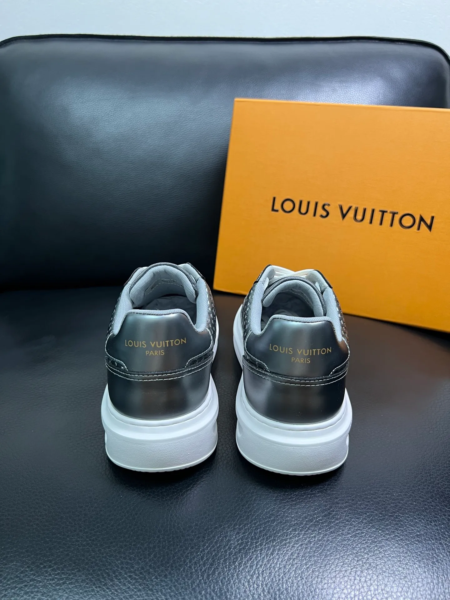 Men's shoes 💰740 Lv high quality top crafts Louis Vuitton sports shoes counter synchronized with original factory configuration, uppers imported from Italy, high-quality splicing colorful complex crafts, imported mesh pads soft and comfortable, soles: original soles specially provided by the original factory, T men's shoes 💰U exclusive movable molded soles super comfortable, original factory and single goods, welcome to compare, code number 38-44 (customized 45) 85867